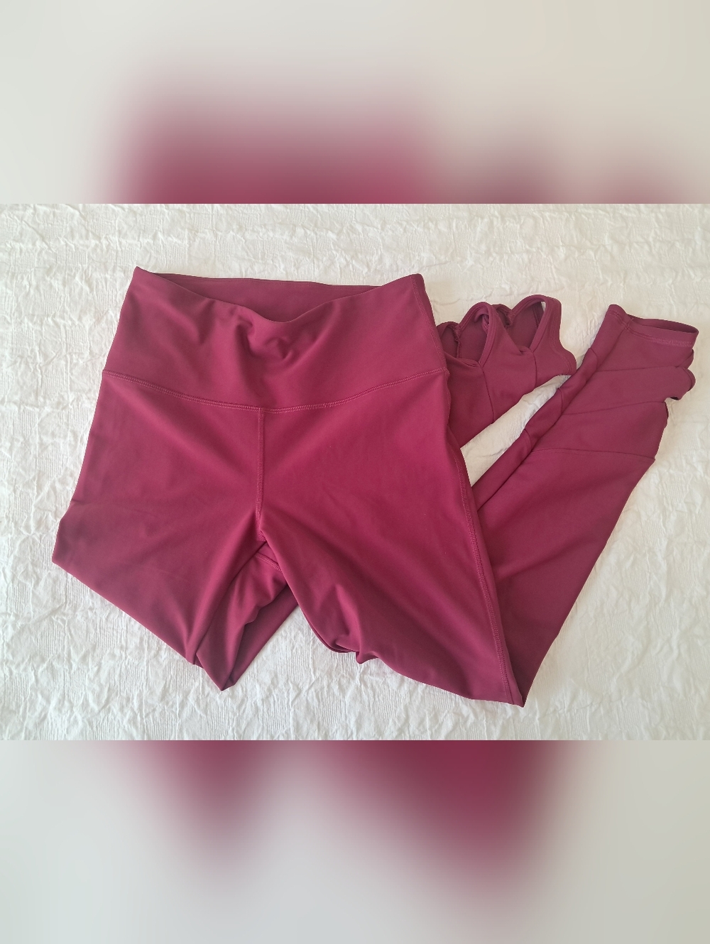 Old Navy Women's High-Rise Leggings in Berry